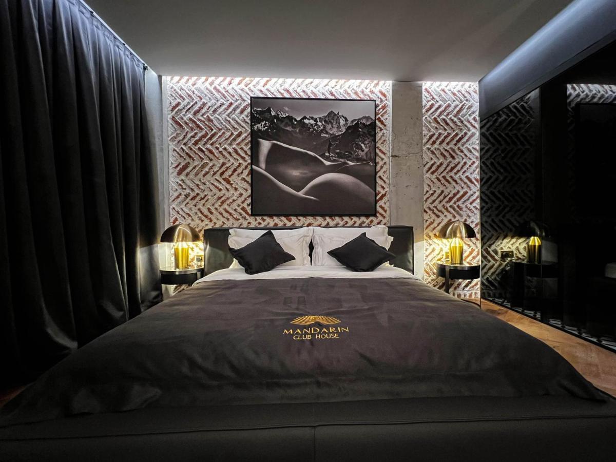 Mandarin Club House Hotell Batumi Exteriör bild