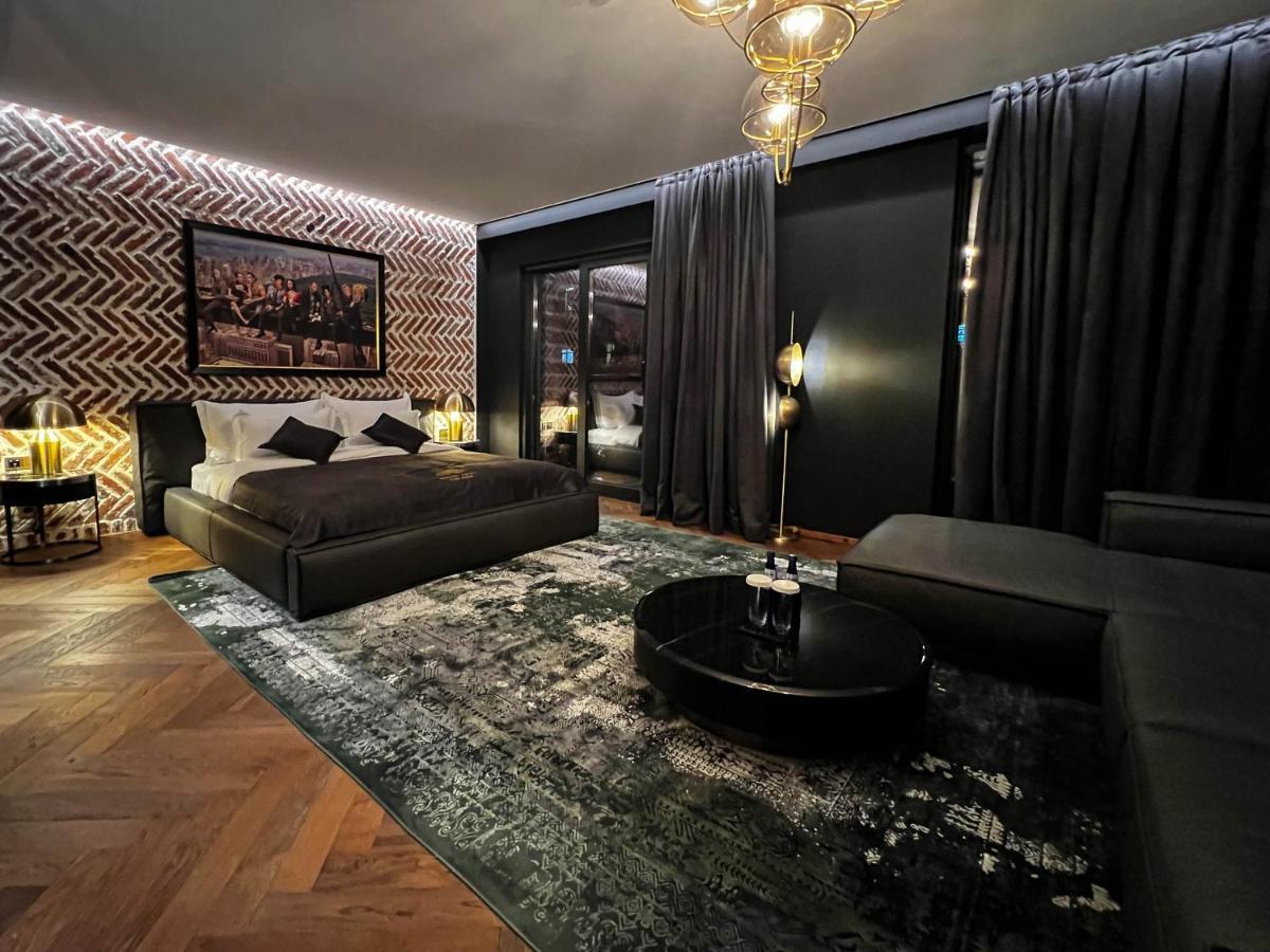 Mandarin Club House Hotell Batumi Exteriör bild
