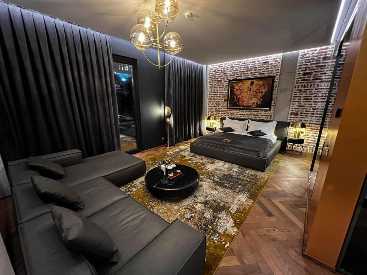 Mandarin Club House Hotell Batumi Exteriör bild