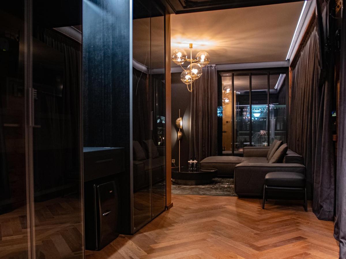Mandarin Club House Hotell Batumi Exteriör bild